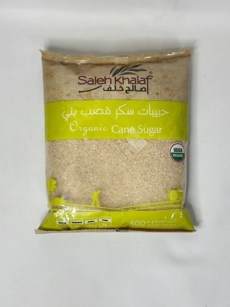 حبيبات سكر قصب بني